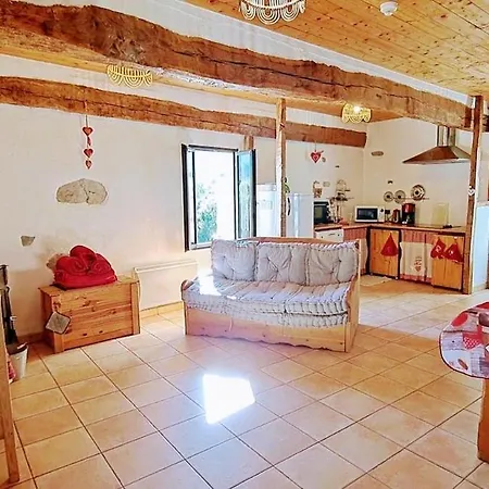 Nyaraló Lagues Poueyferré