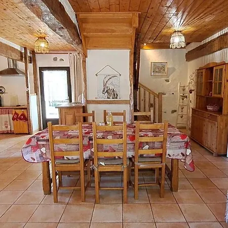 Holiday home Lagues Poueyferre